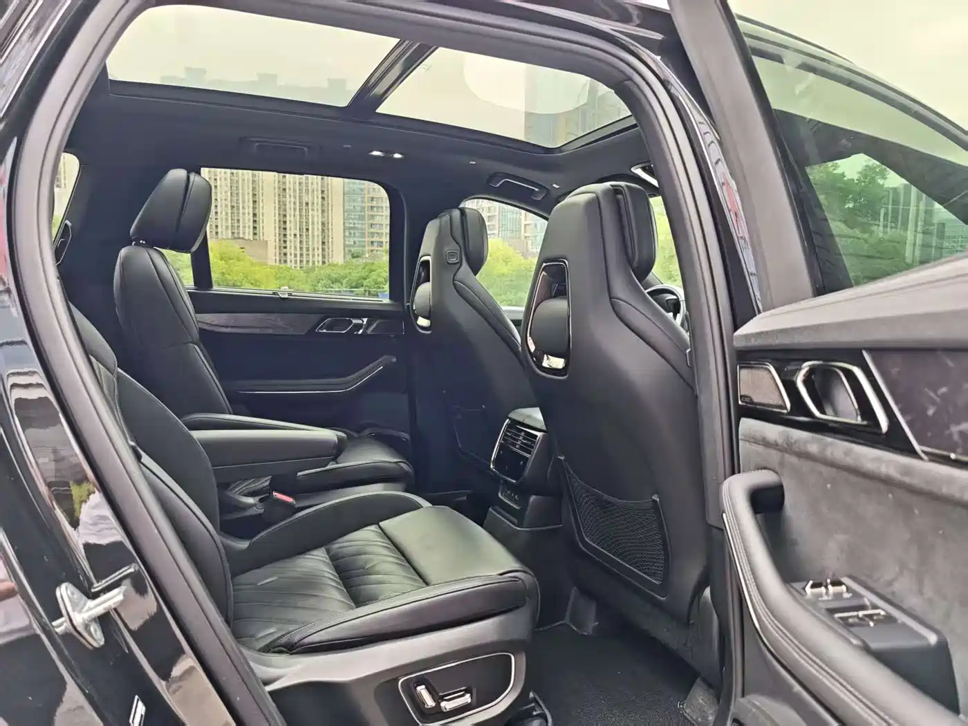 Lynk & Co 09 EM-P 2021 2.0T PHEV Ultra 6-seater фото 10