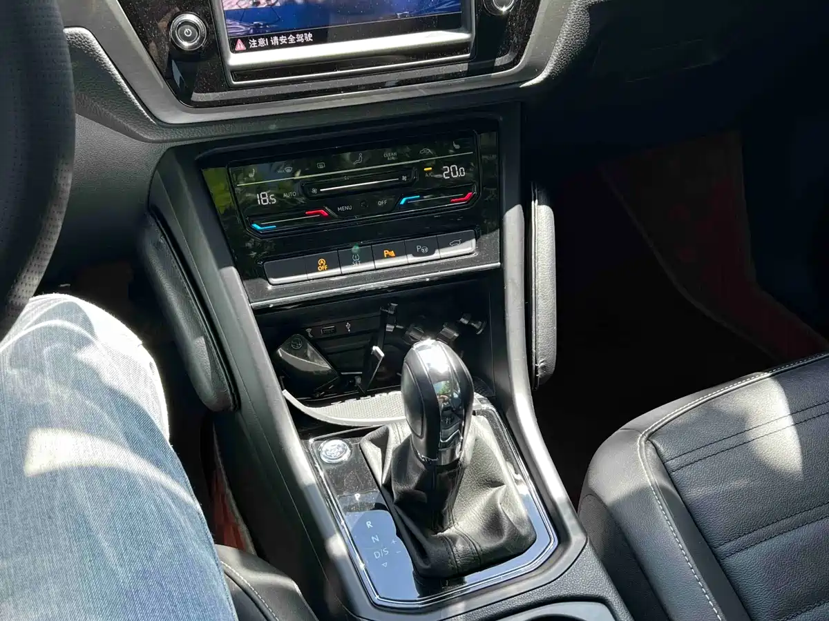 Volkswagen Touran 2021 Touran L 280TSI DSG Cross Luxury 6-Seater фото 15
