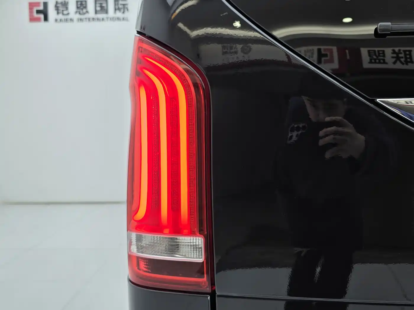 Mercedes-Benz V-Class 2018 V 260 L Premium Long Wheelbase Edition China VI фото 8