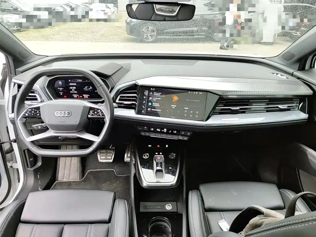 Audi Q4 e-tron 2024 50 e-tron quattro Creation Night Edition фото 16