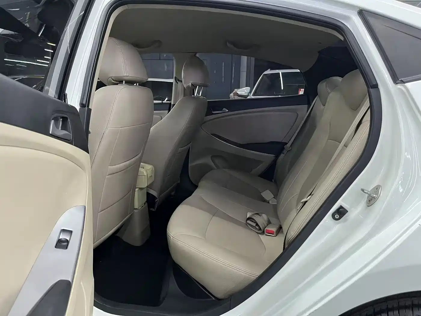 Hyundai Verna 2014 1.4L Automatic Smart GLS фото 8
