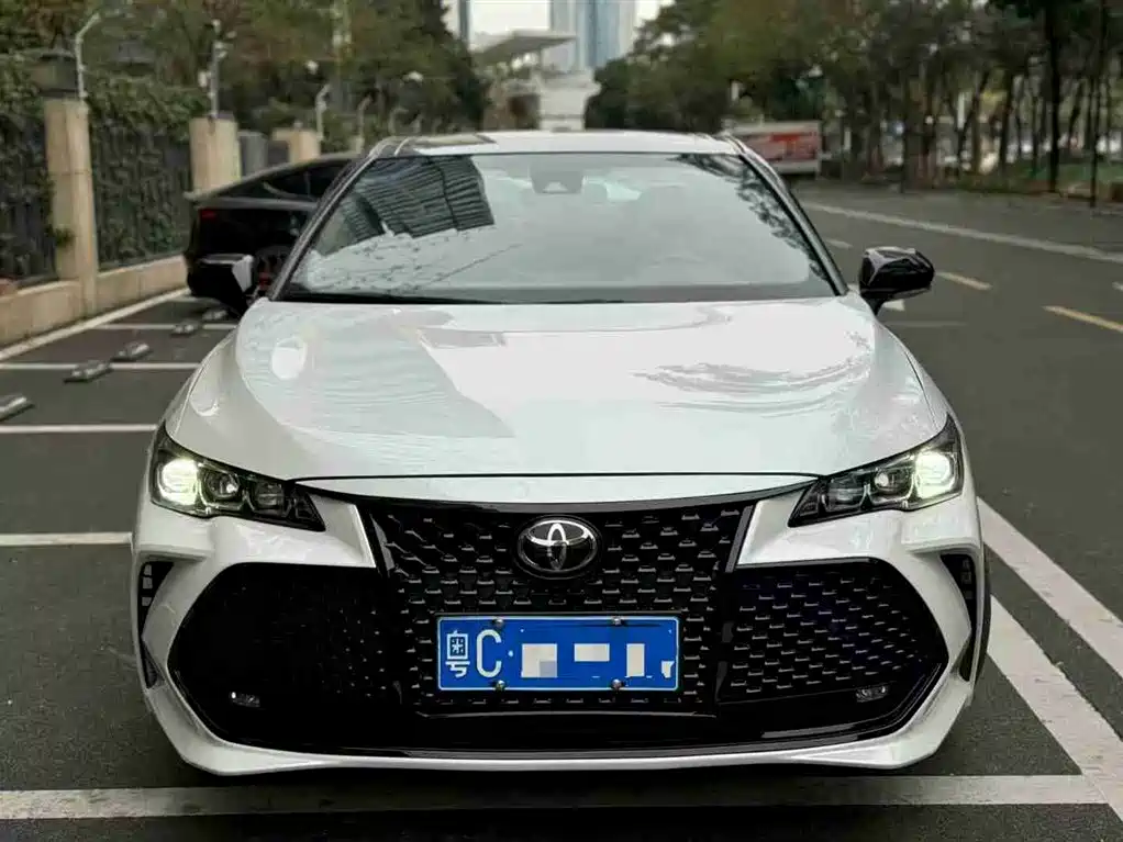 Toyota Avalon 2022 2.0L Progressive Edition фото 2