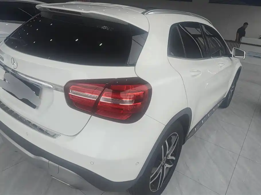 Mercedes-Benz GLA 2018 GLA 200 Fashion фото 3