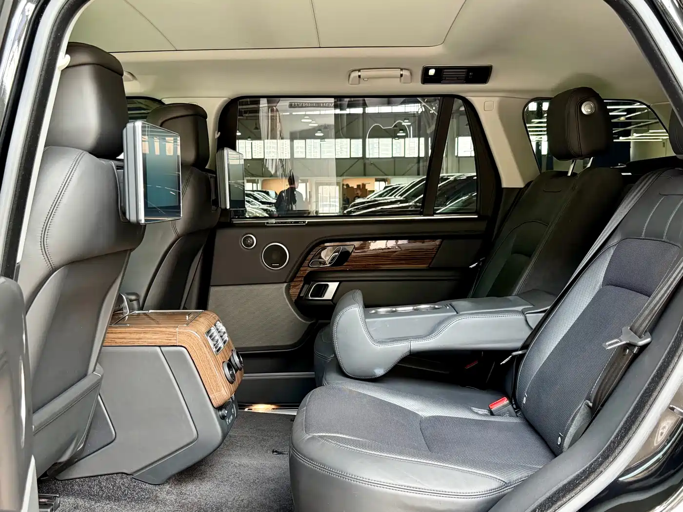 Land Rover Range Rover 2019 3.0 SC V6 Heritage Extended Edition фото 25