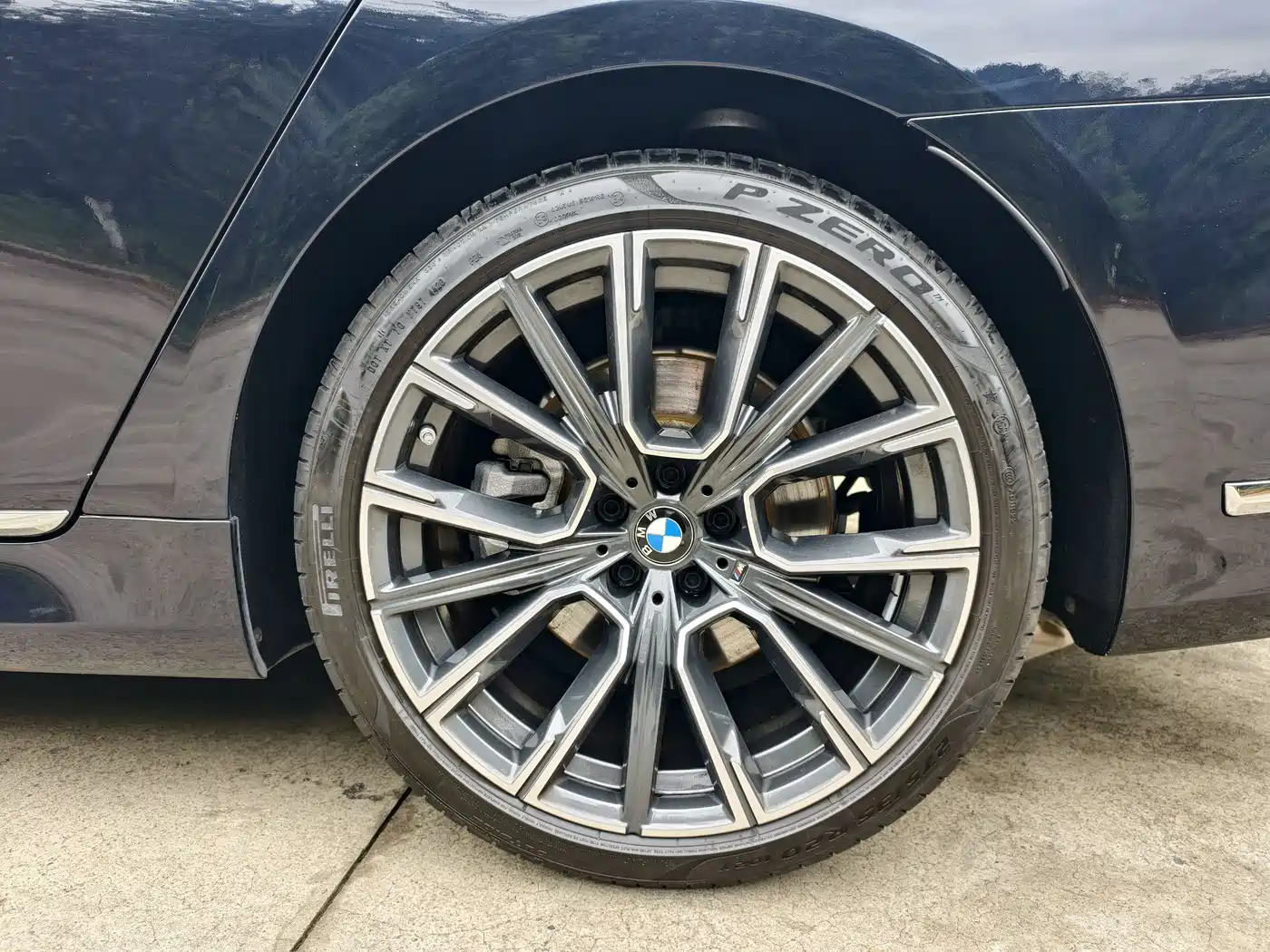 BMW 7 Series 2021 Model 740Li Leading M Sport Package фото 28