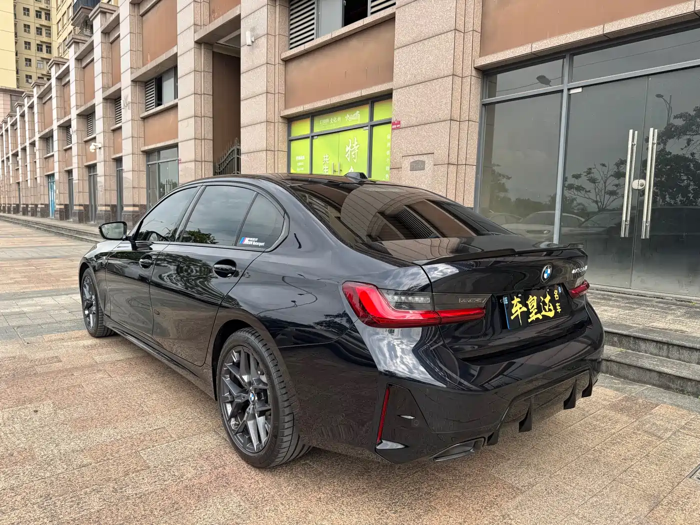BMW 3 Series 2025 330Li M Sport Night Edition фото 4