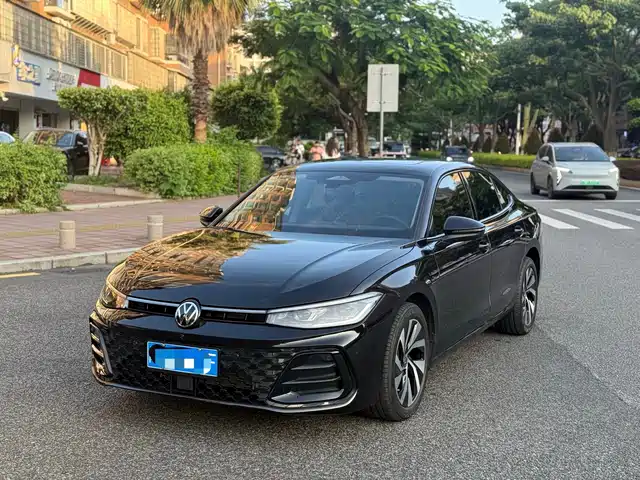 Volkswagen Passat 2025