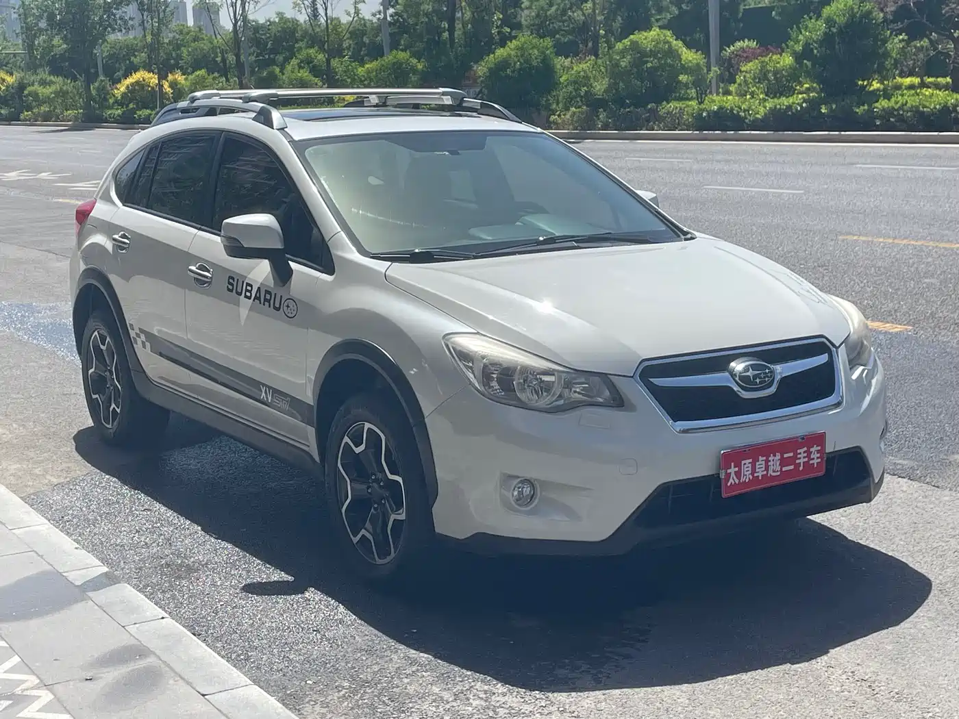 Subaru XV 2012 2.0i Luxury Edition фото 3