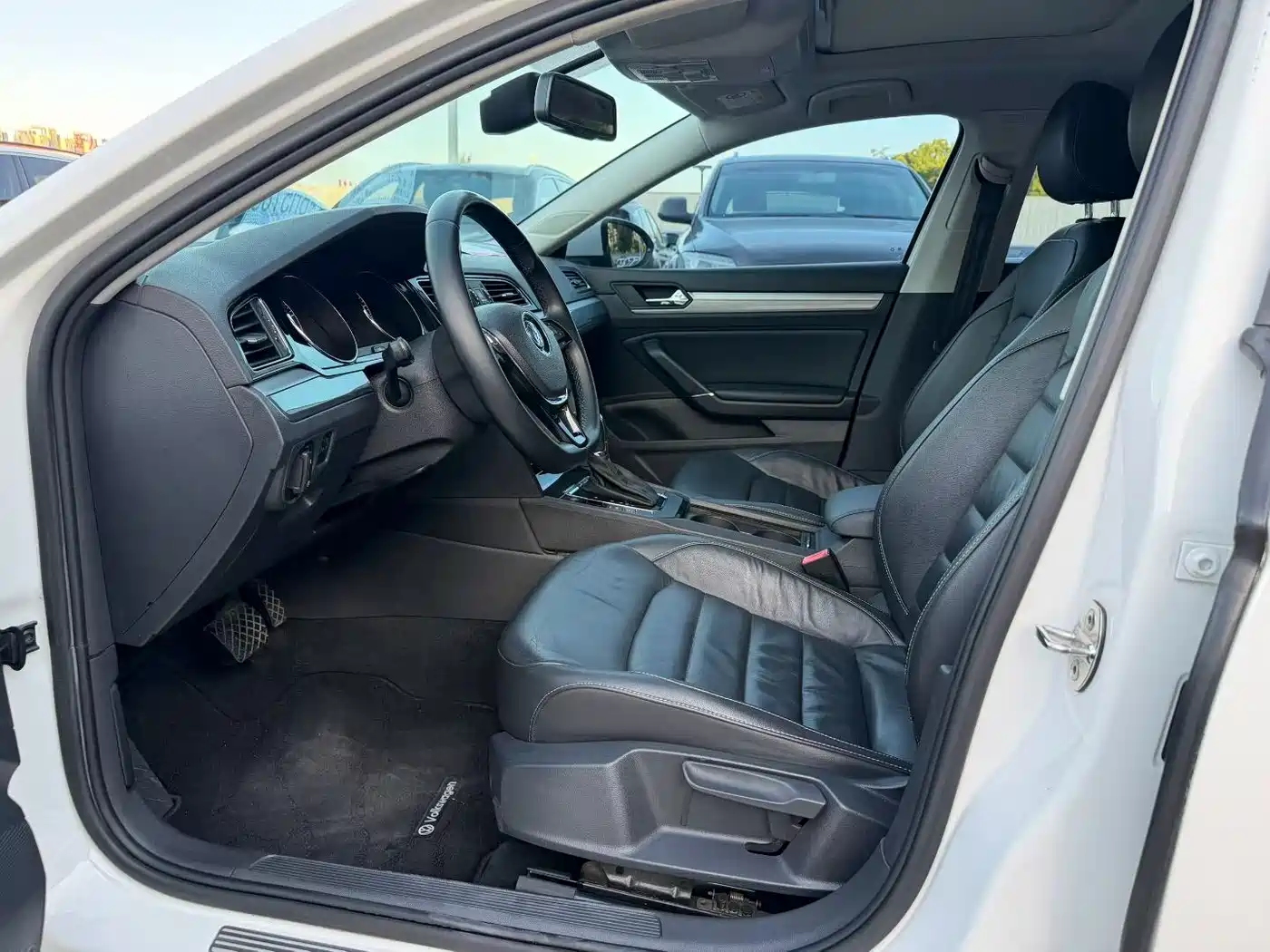 Volkswagen Lamando 2015 280TSI DSG Comfort фото 8