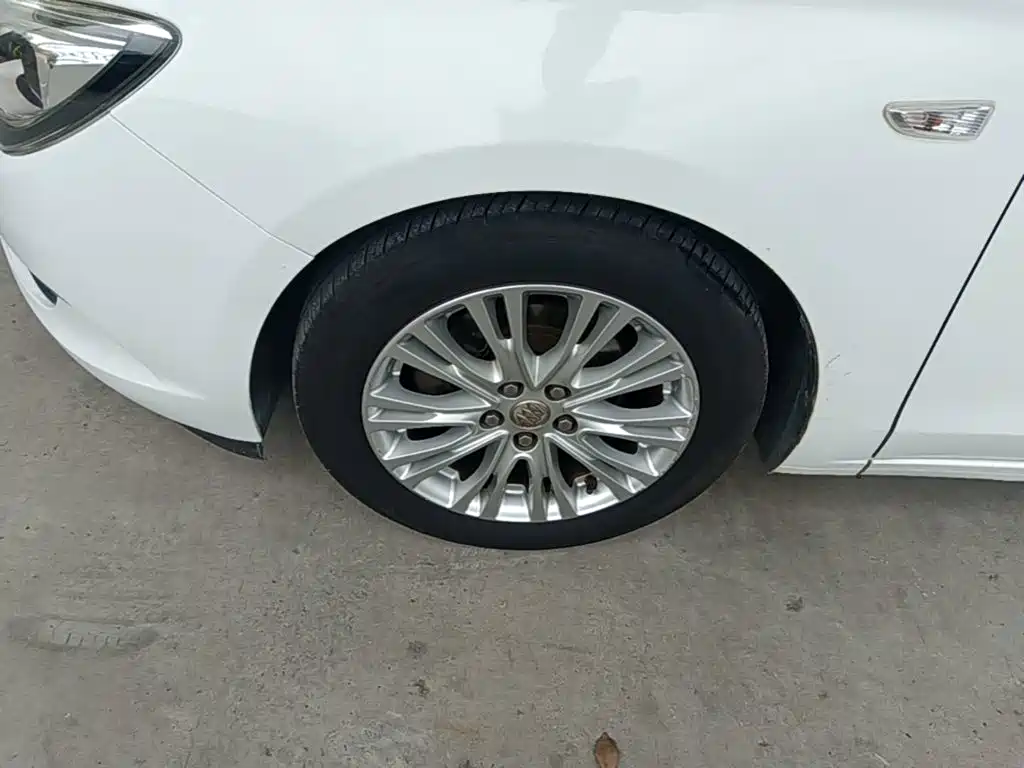 Фото 23 - Buick Excelle