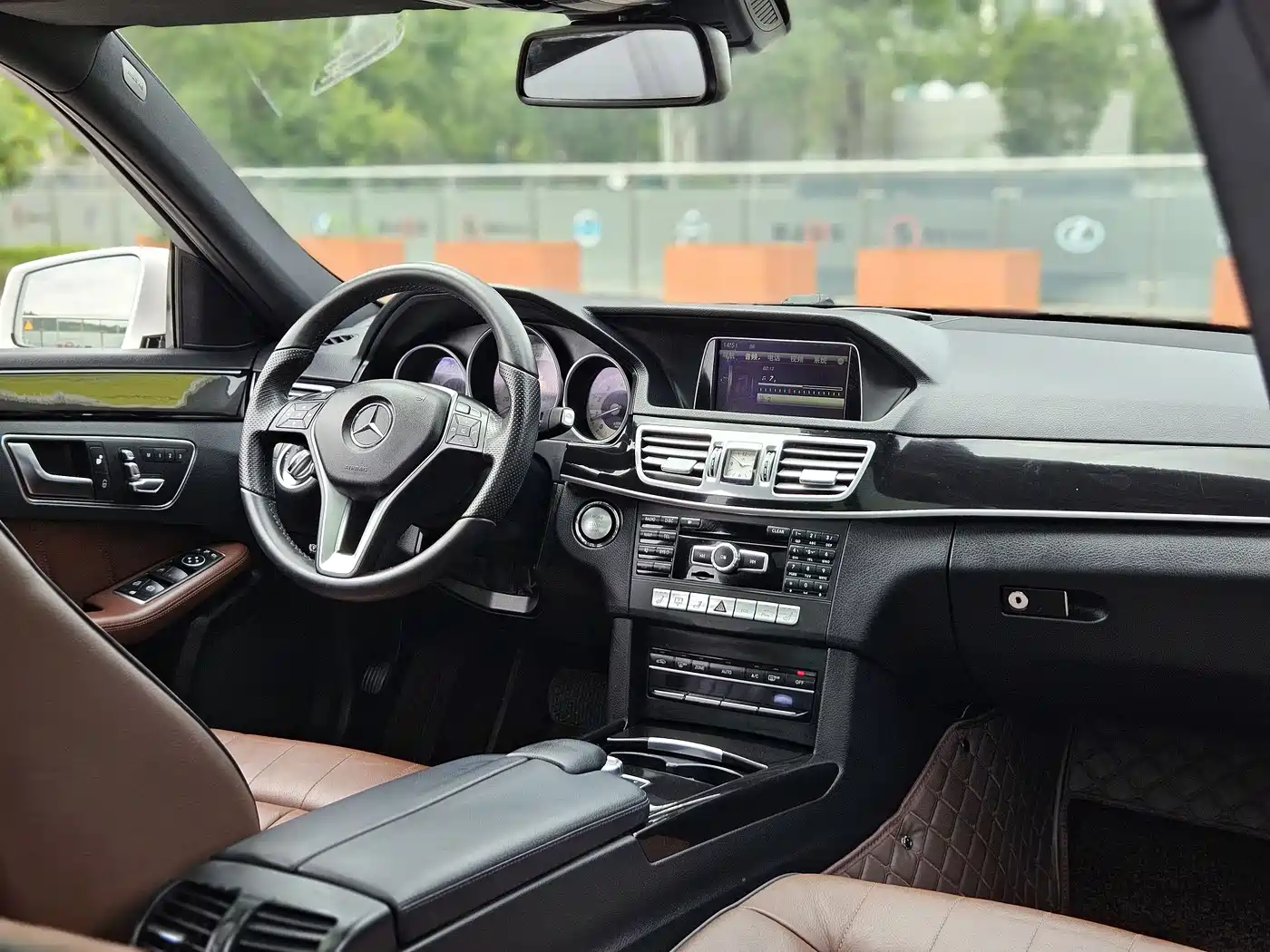 Mercedes-Benz E-Class 2015 E 260 L Sport Luxury фото 12