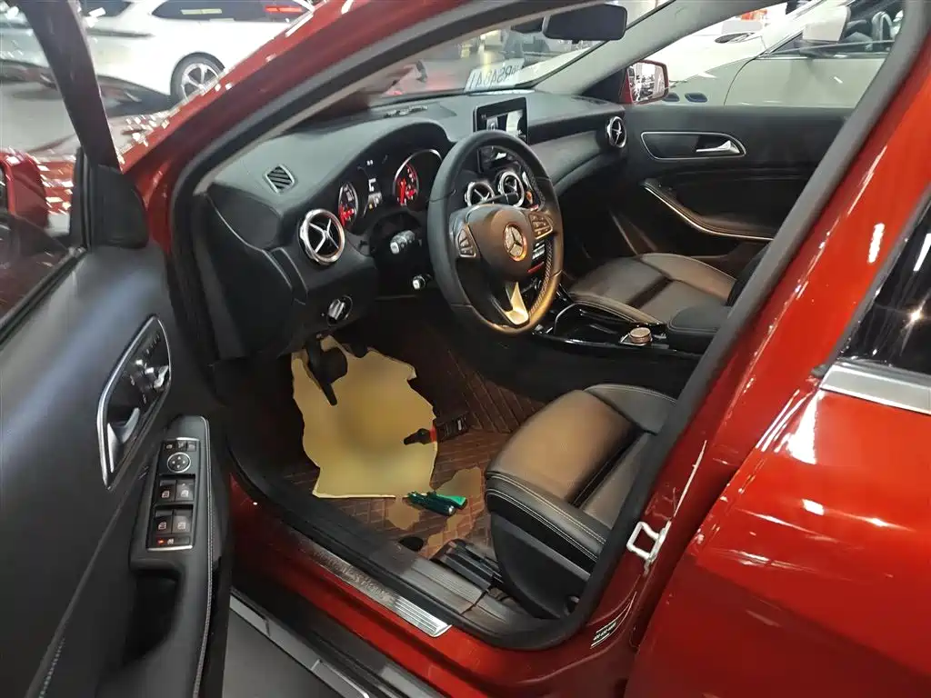 Mercedes-Benz GLA 2017 GLA 200 Fashion фото 16