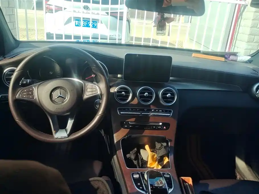 Mercedes-Benz GLC 2019 Facelift GLC 300 L 4MATIC Dynamic фото 12