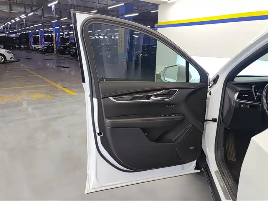 Cadillac XT6 2022 2.0T 6-Seater 2WD Luxury Edition фото 7