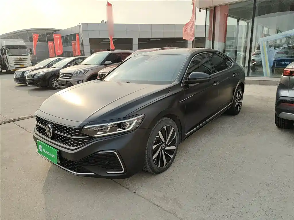 Volkswagen Passat 2022 330TSI Starlight Luxury Edition