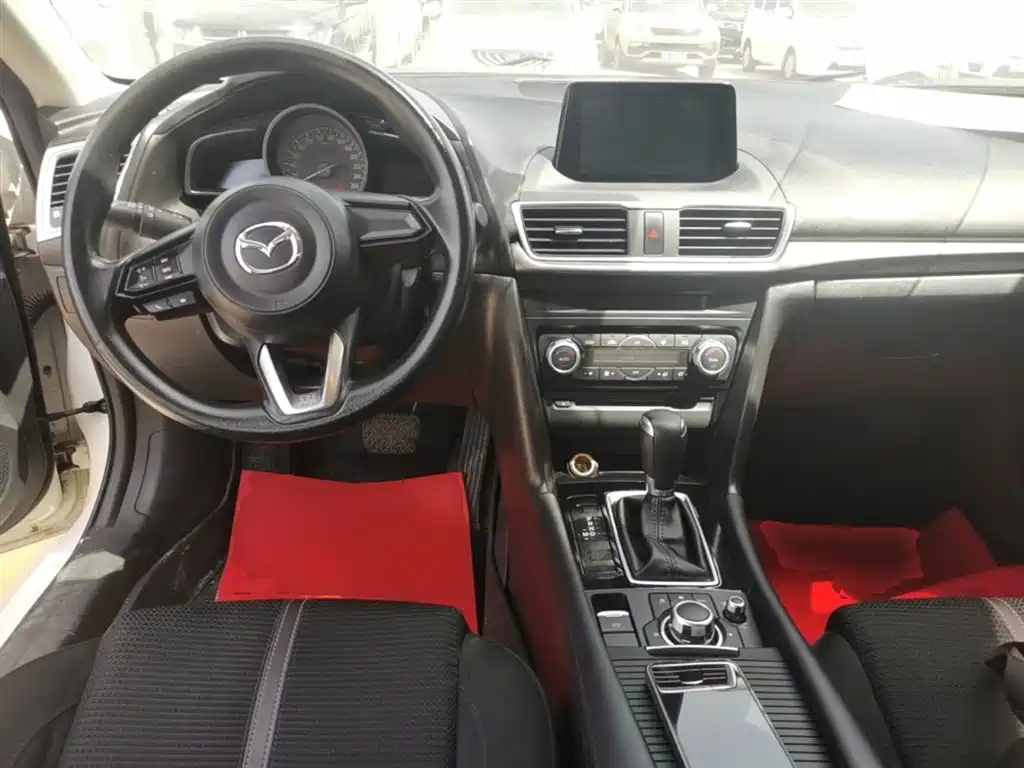 Фото 10 - Mazda Mazda 3