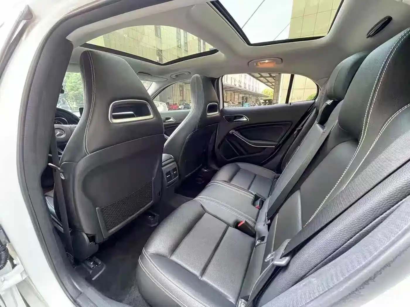 Mercedes-Benz GLA 2018 GLA 200 Dynamic фото 6