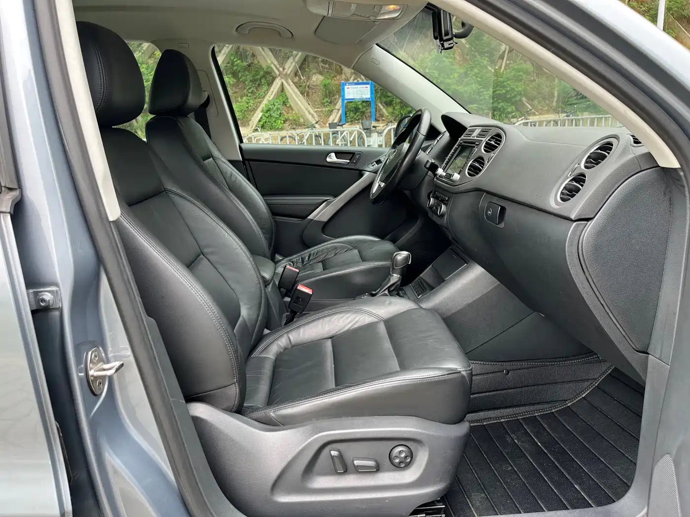 Volkswagen Tiguan 2012 1.8TSI Automatic 2WD Trend Edition фото 9