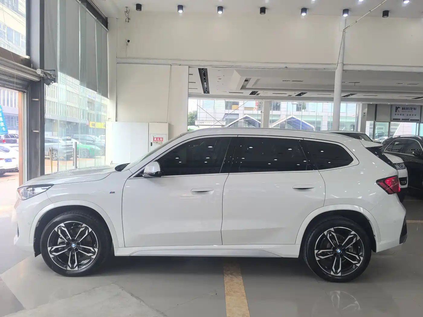 BMW X1 2025 sDrive25Li M Sport Package фото 7