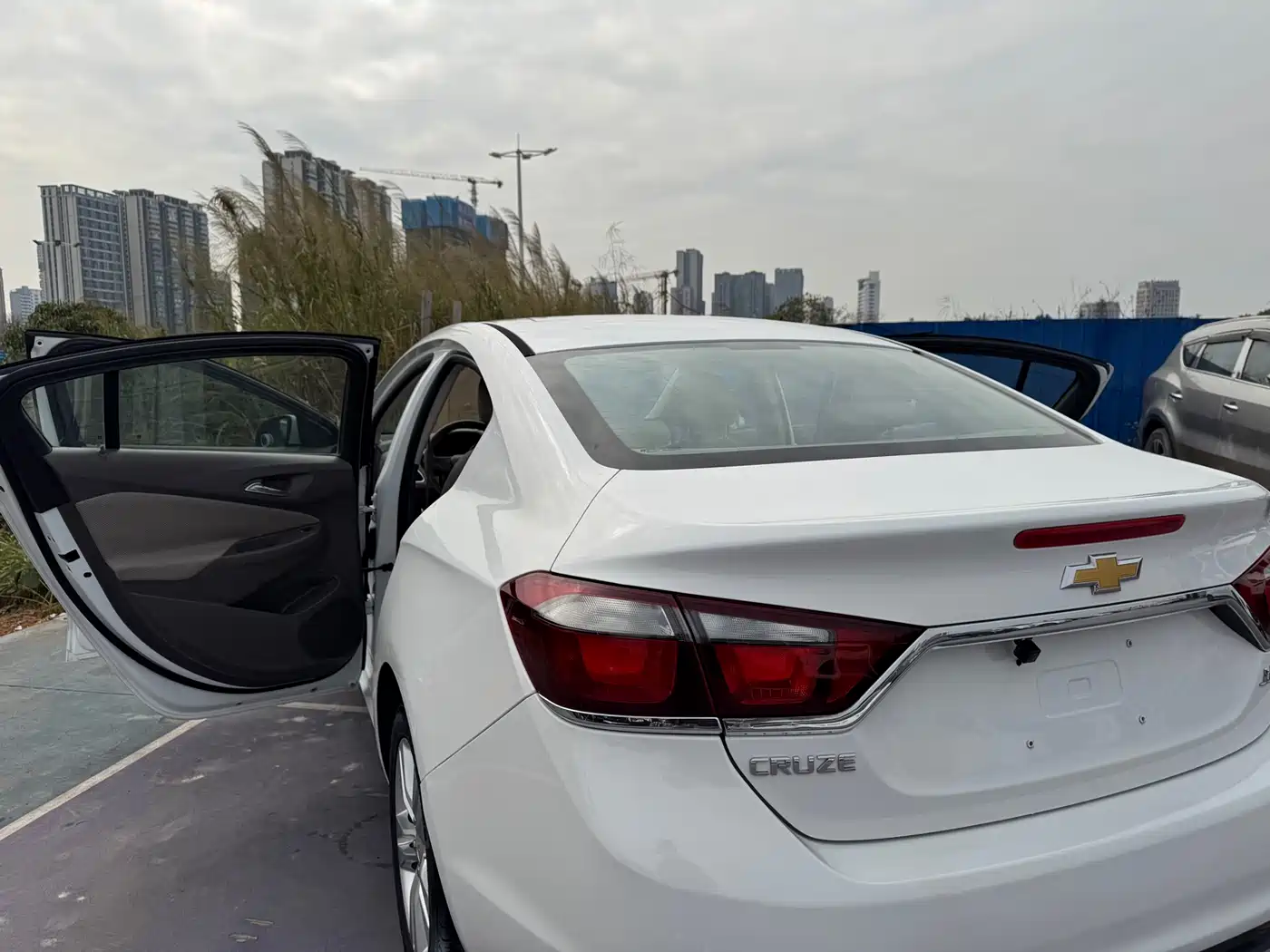 Chevrolet Cruze 2015 1.5L Automatic Fashion Navigation Edition фото 14