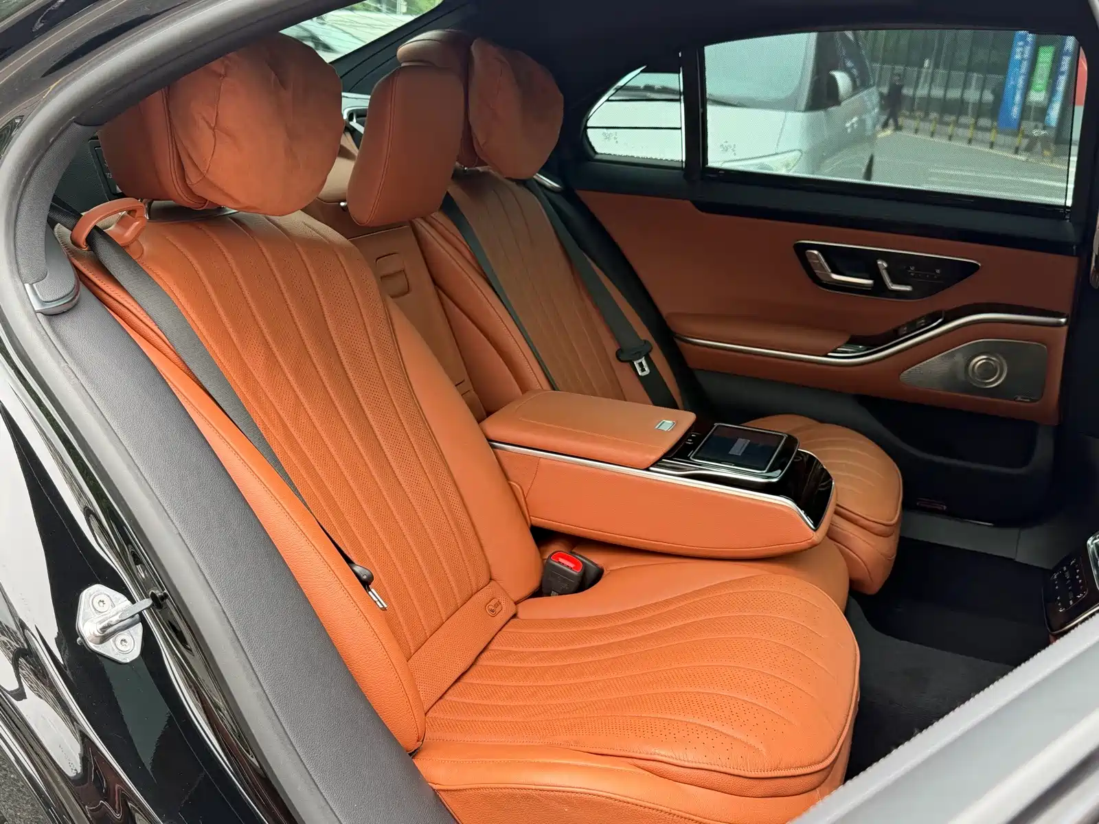 Фото 17 - Mercedes-Benz S-Class
