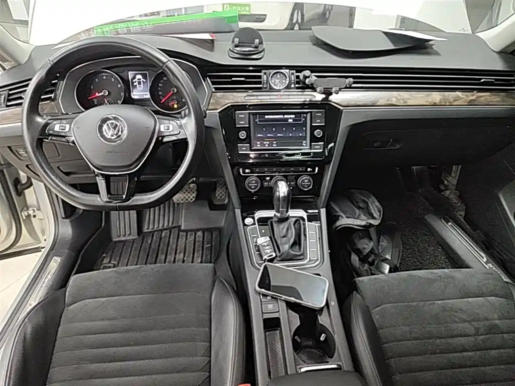 Volkswagen Magotan 2018 330TSI DSG Luxury фото 10