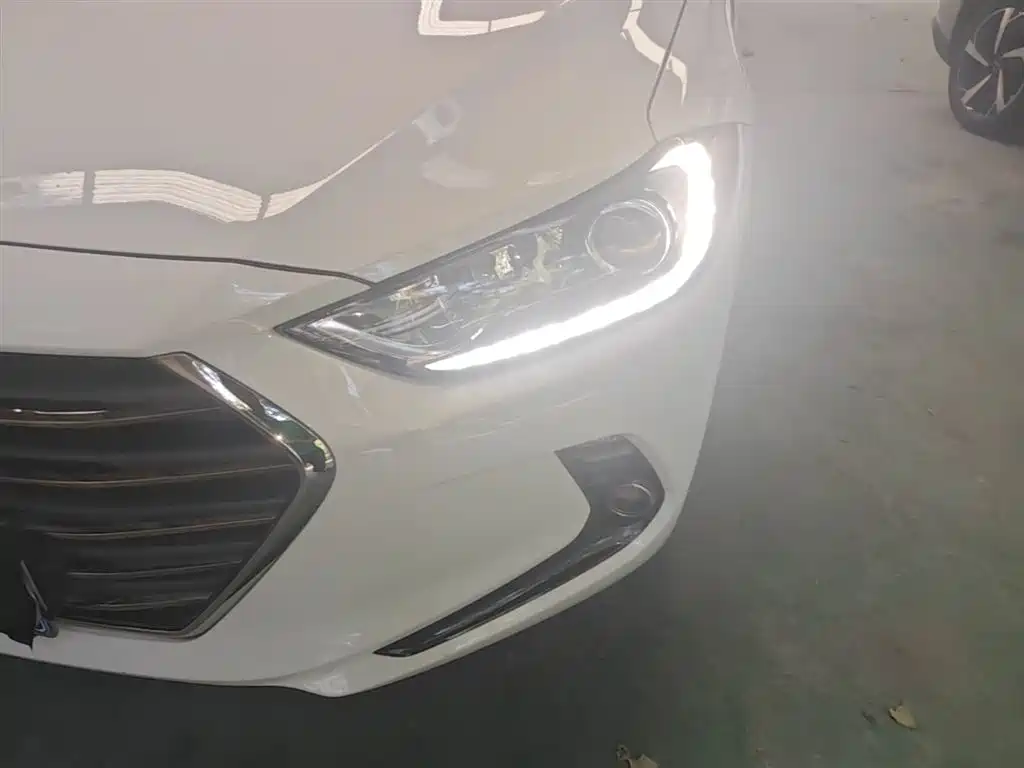 Hyundai Elantra 2016 Model 1.6L Automatic Smart Elite фото 24