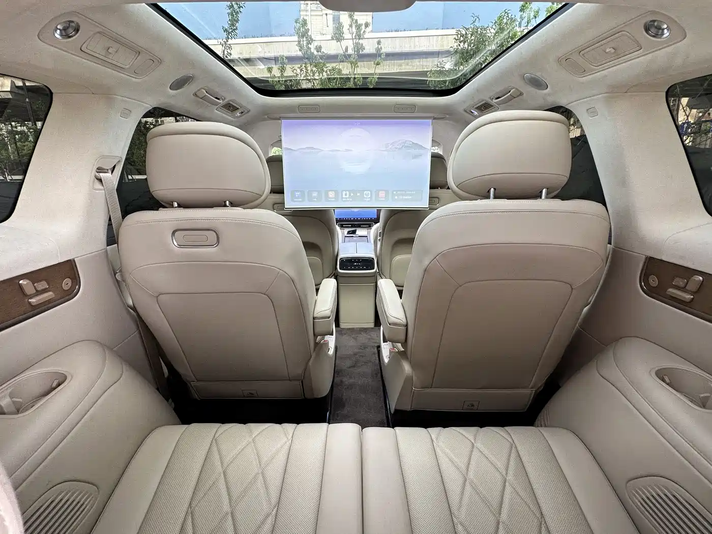 AITO Wenjie AITO M9 2024 Extended Range Ultra 42kWh 6-Seater фото 21