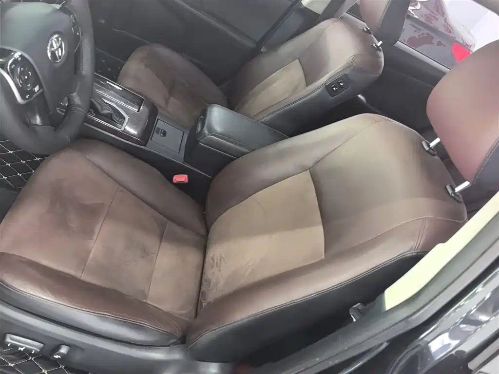 Toyota Camry 2016 2.0G 10th Anniversary Luxury Edition фото 9