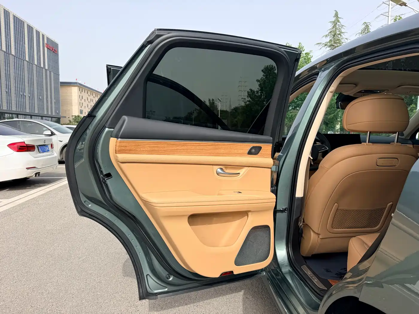 AITO Wenjie AITO M5 2023 Extended Range RWD Smart Drive Edition фото 11