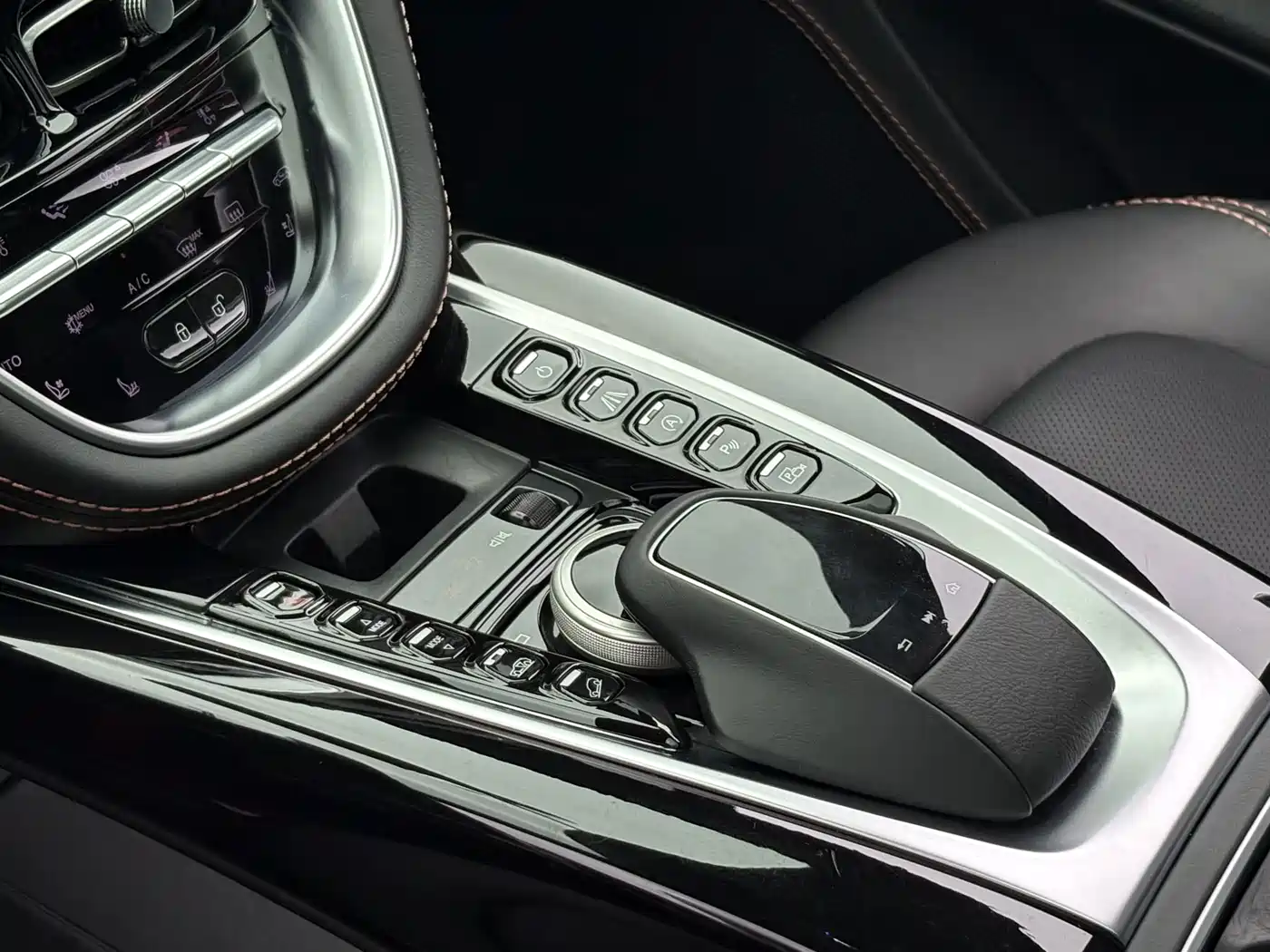Aston Martin DBX 2022 2020 4.0T V8