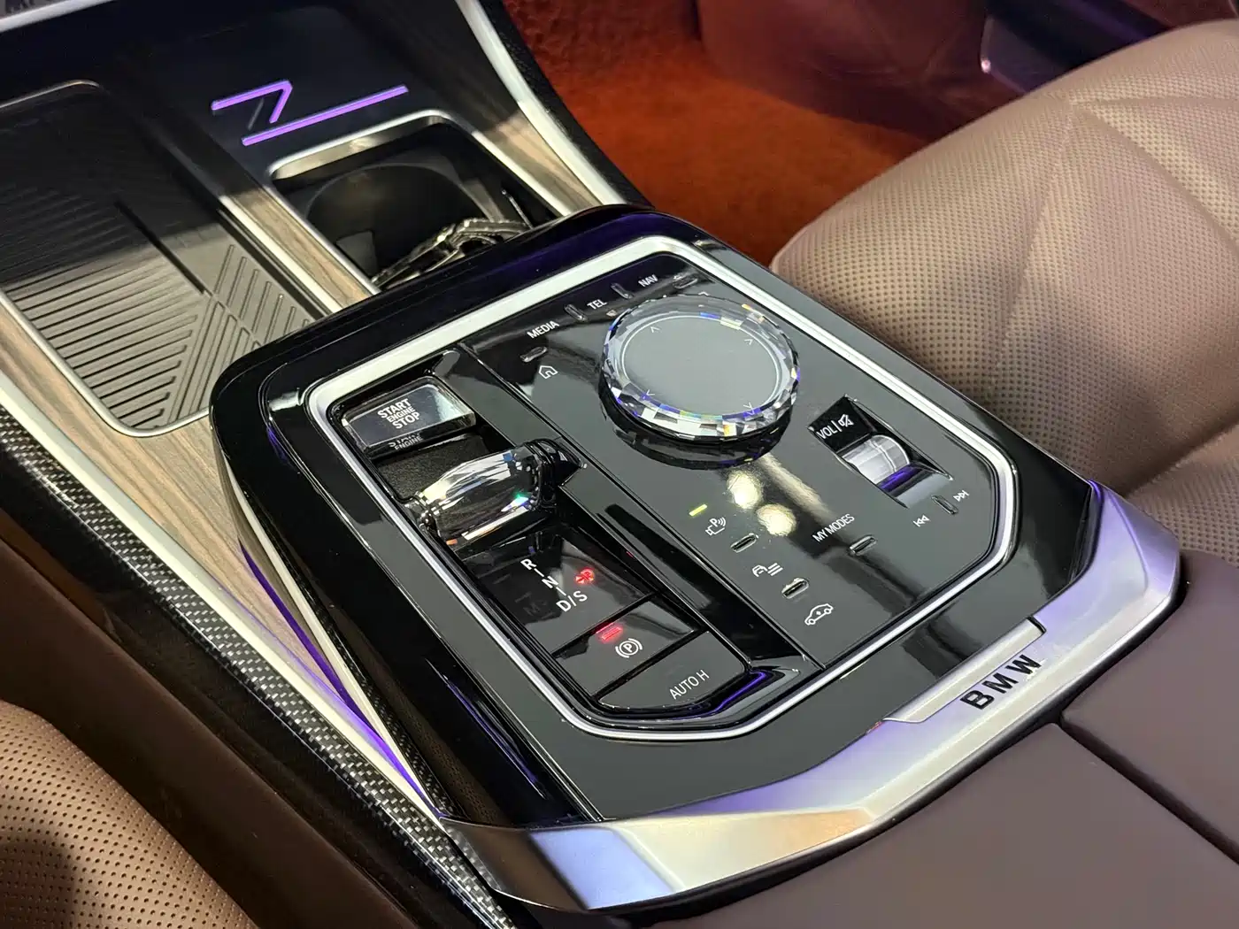BMW 7 Series 2023 Model 740Li Leading M Sport Package фото 9