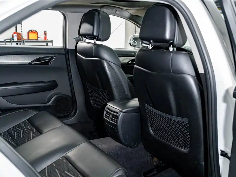 Cadillac ATS-L 2016 28T Technology фото 21