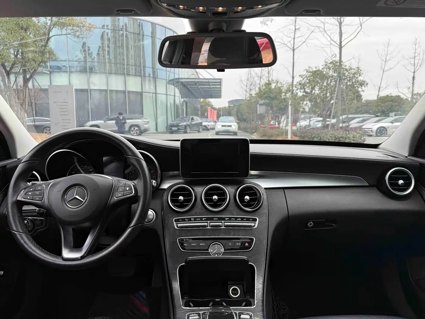 Mercedes-Benz C-Class 2015 Facelift C 180 L Sport фото 4
