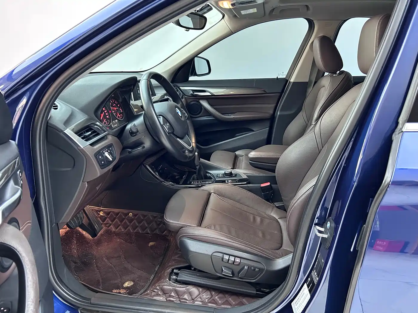 BMW X1 2018 sDrive18Li Premium Model фото 8