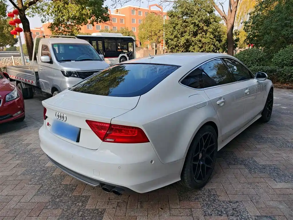Audi S7 2013 4.0 TFSI quattro фото 4
