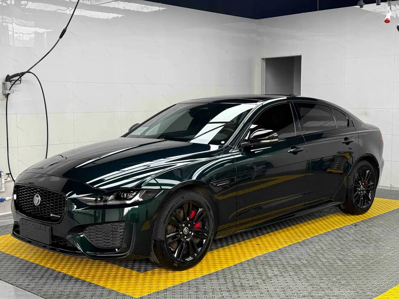 Jaguar XEL 2025 2.0T 250PS R-DYNAMIC 90th Anniversary Edition