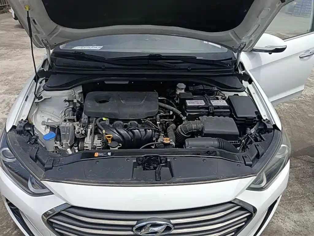 Hyundai Elantra 2016 Model 1.6L Automatic Smart Elite фото 20