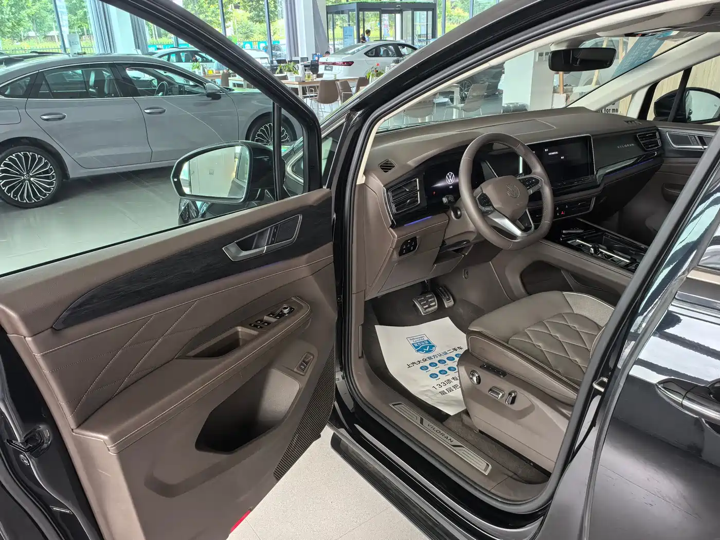 Volkswagen Viloran 2024 380TSI Executive Edition фото 8