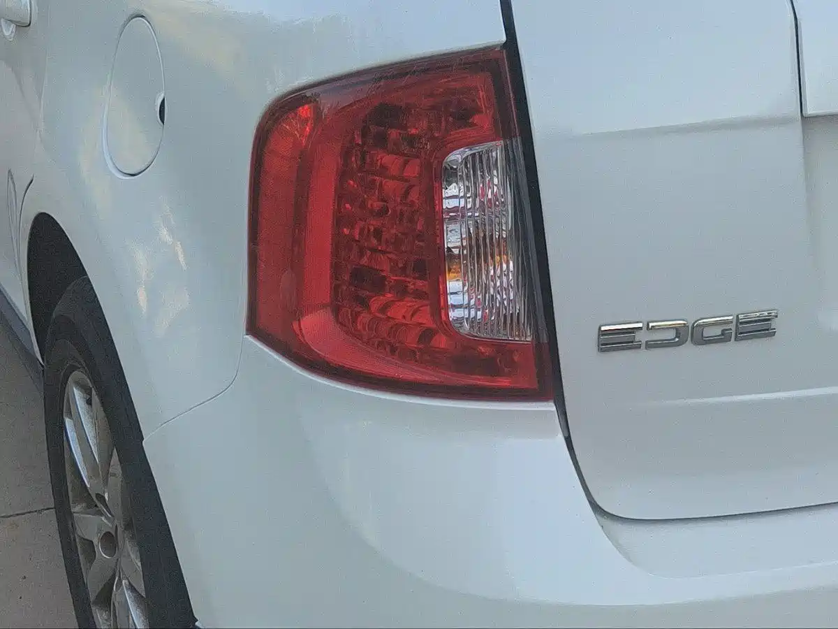 Ford Edge (Import) 2014 2012 2.0T Prestige