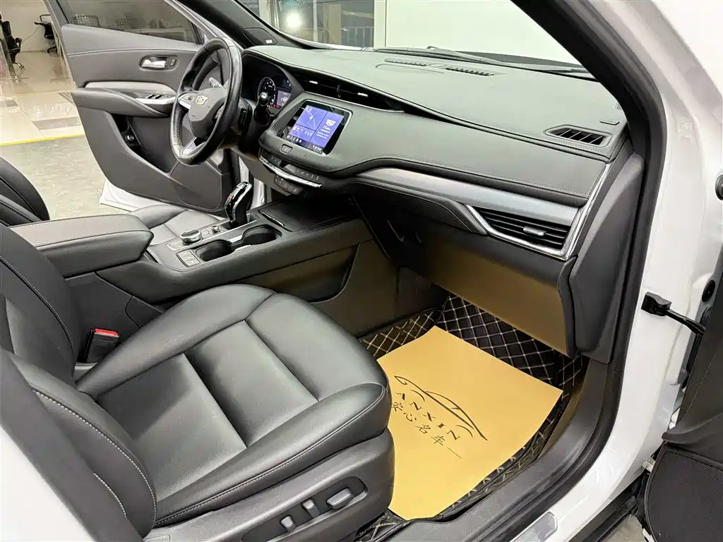 Cadillac XT4 2021 28T FWD Premium Edition фото 11