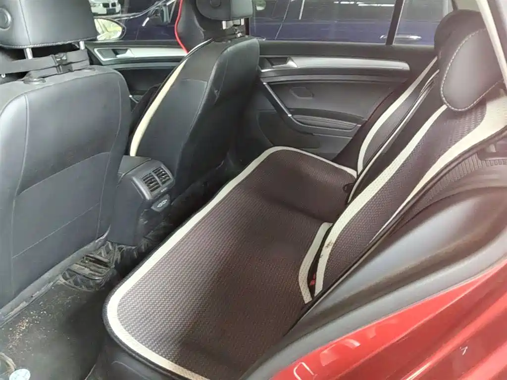 Volkswagen Golf 2020 Beloved Edition 280TSI DSG Comfort фото 17