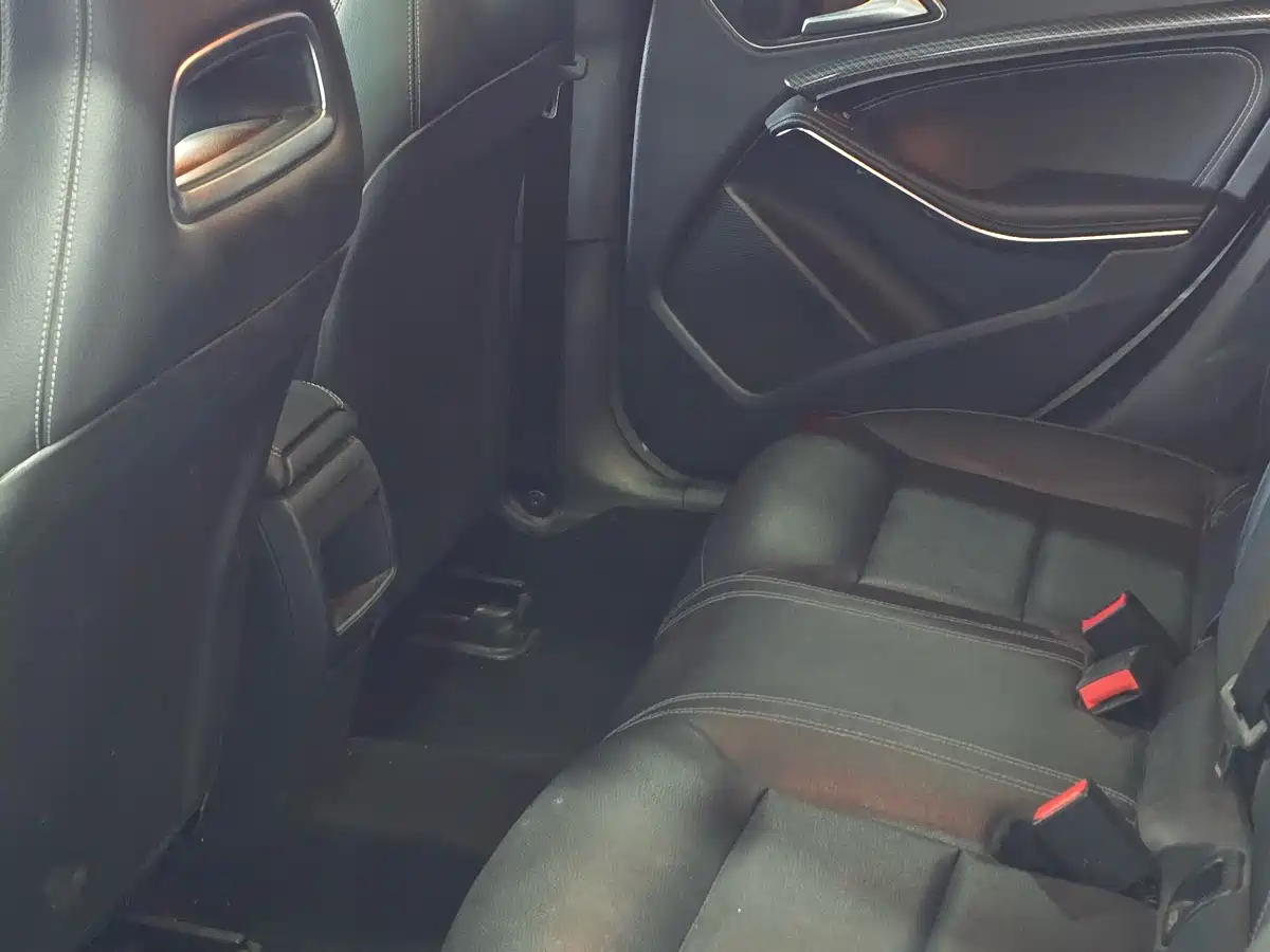 Mercedes-Benz CLA (Import) 2018 CLA 200 Dynamic Edition фото 6