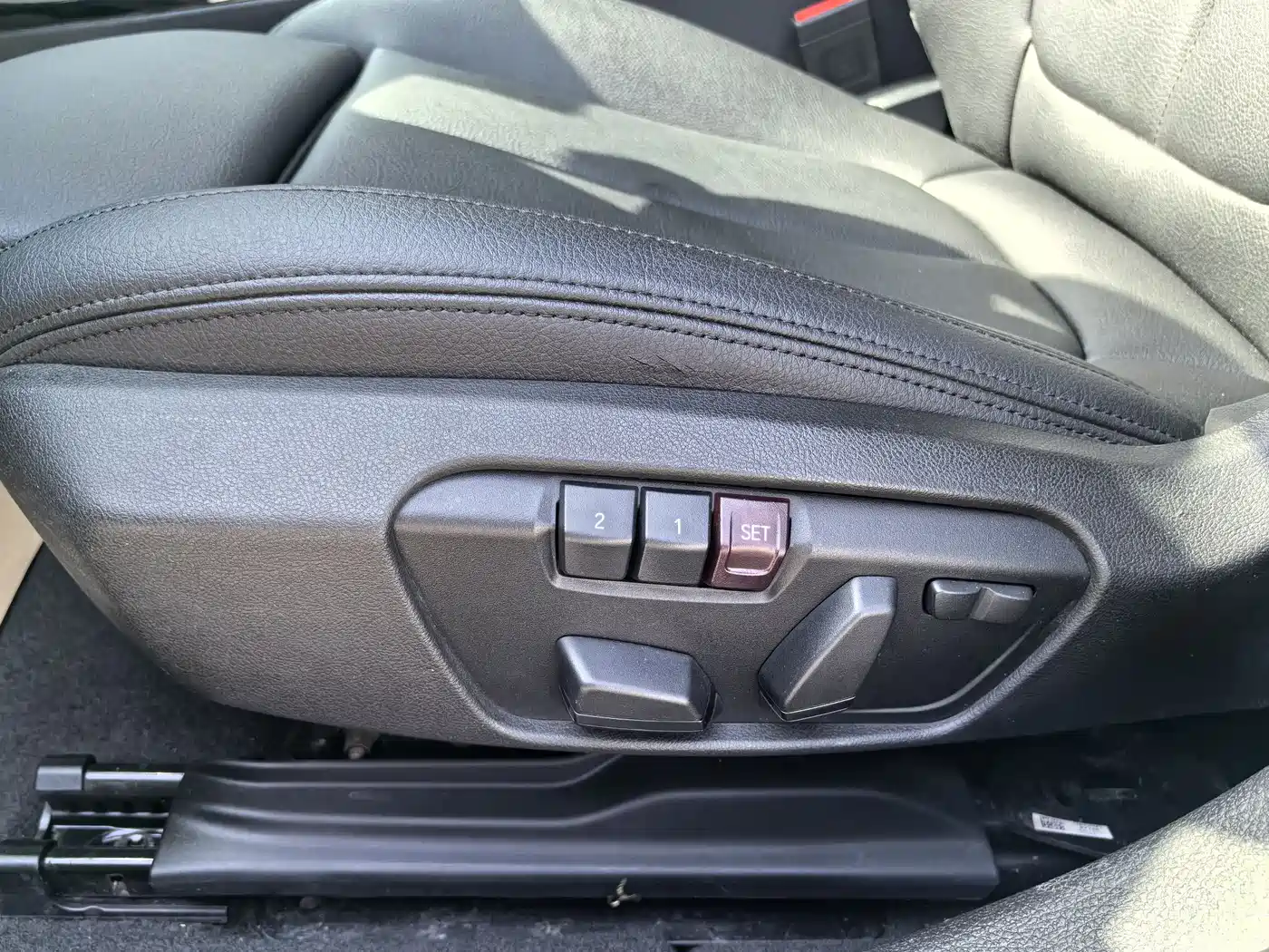 BMW 1 Series 2018 118i Sport Edition фото 8