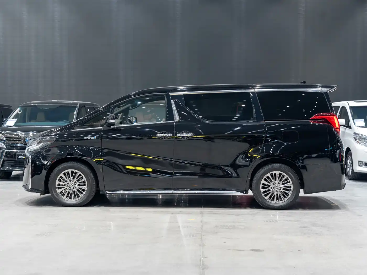 Toyota Alphard 2021 Hybrid 2.5L Ultimate фото 5