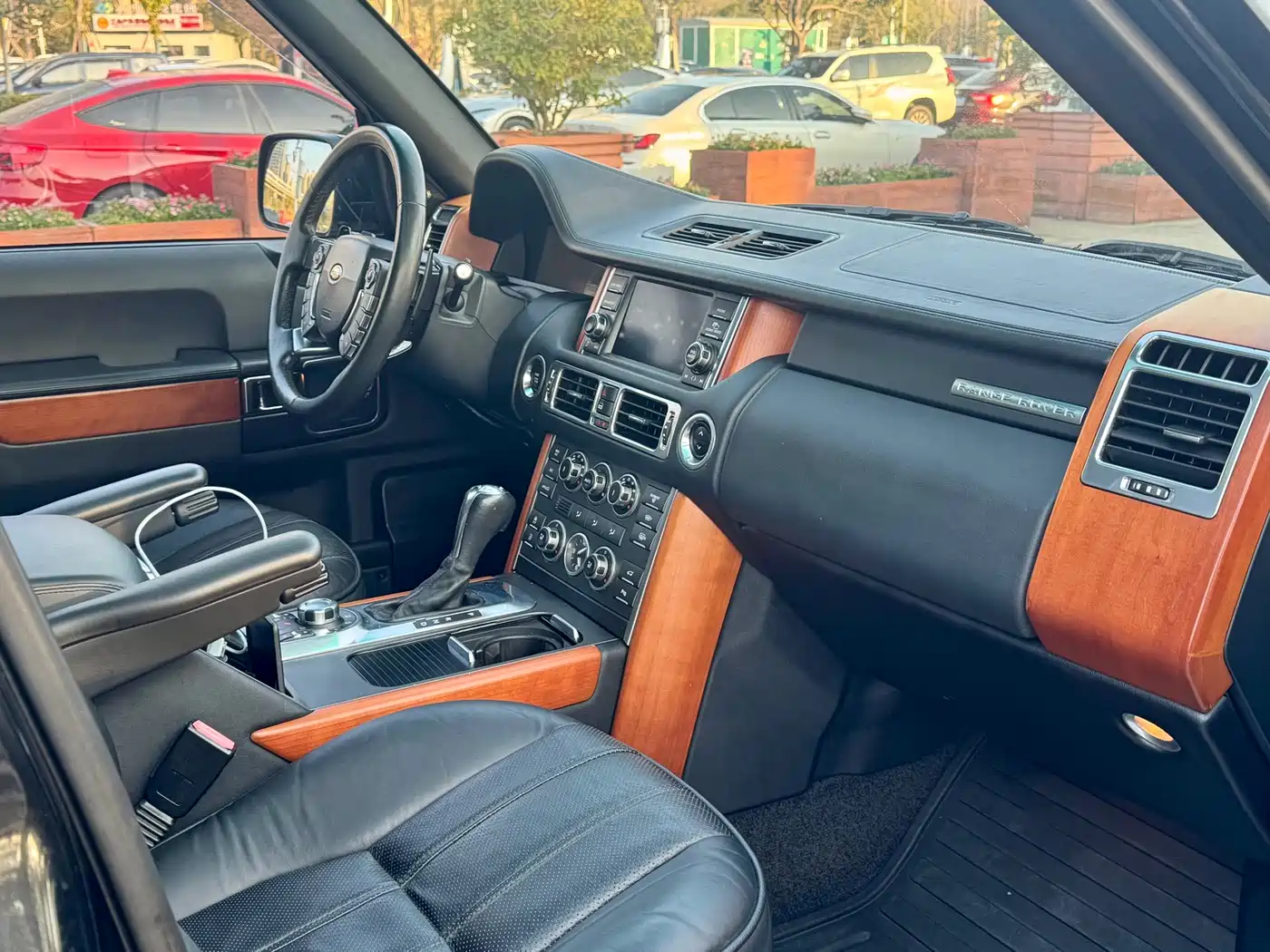 Land Rover Range Rover 2012 5.0 SC V8 фото 12