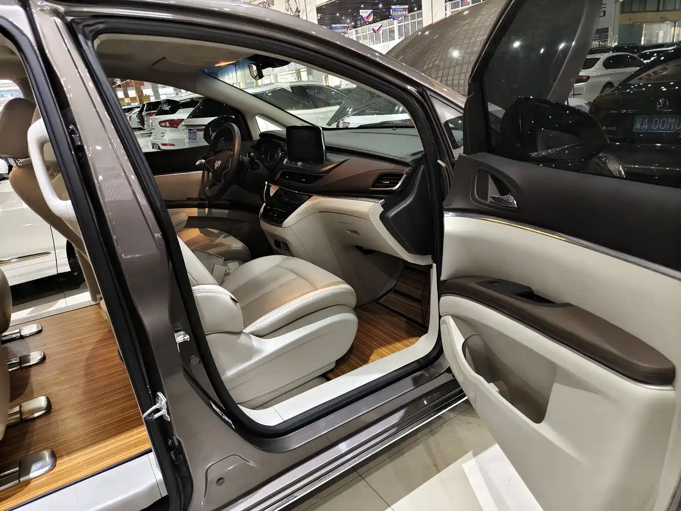 Buick GL8 2023 Model Land Business Class Comfort фото 12