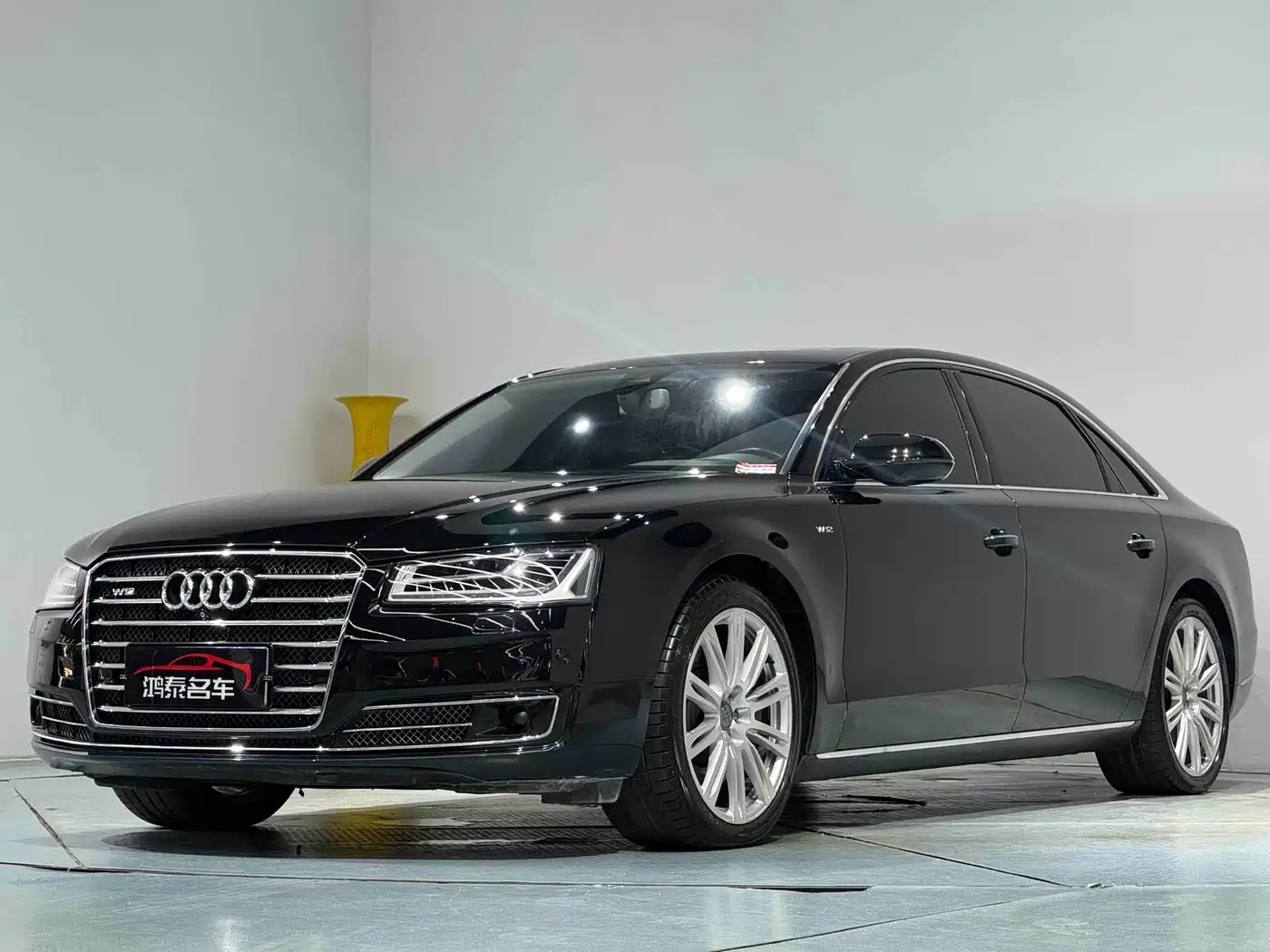 Photo 2 - Audi A8
