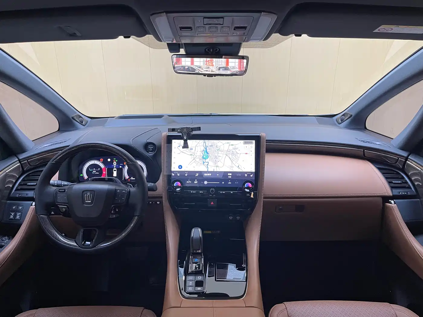 Toyota Vellfire 2024 Crown Hybrid 2.5L Premium Edition фото 5
