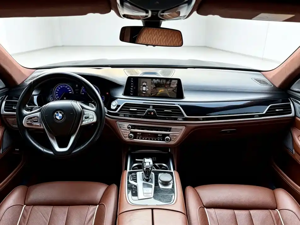 BMW 7 Series 2018 740Li xDrive Premium Type M Sport Package фото 5